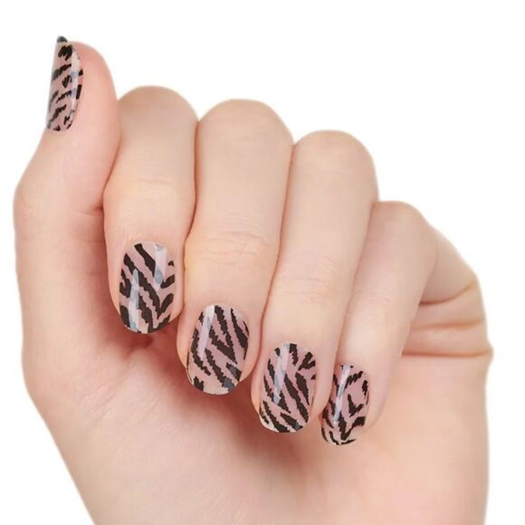 Color Street | A Roaring Good Time, tiger stripe design, clear overlay - Picture 6 of 11